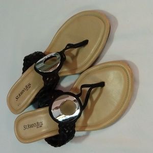🌞🌞🌞St. Johns Bay size 9M black and silver thong sandals EUC